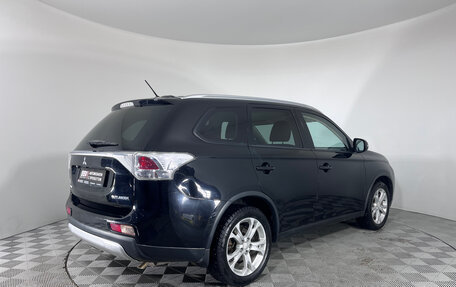 Mitsubishi Outlander III рестайлинг 3, 2014 год, 1 297 000 рублей, 5 фотография