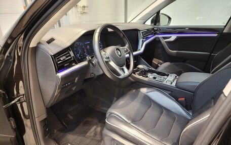 Volkswagen Touareg III, 2019 год, 4 700 000 рублей, 9 фотография