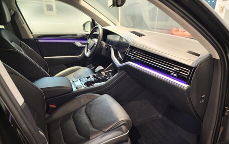 Volkswagen Touareg III, 2019 год, 4 700 000 рублей, 11 фотография