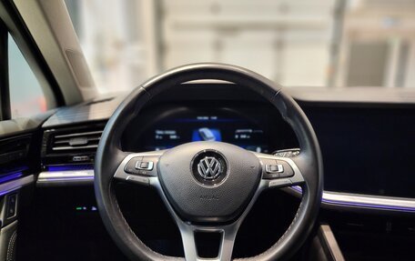Volkswagen Touareg III, 2019 год, 4 700 000 рублей, 16 фотография