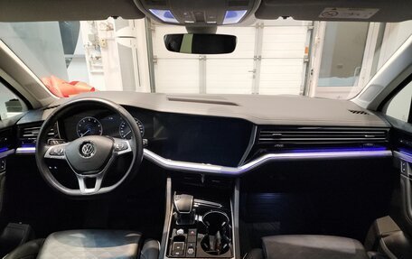 Volkswagen Touareg III, 2019 год, 4 700 000 рублей, 14 фотография