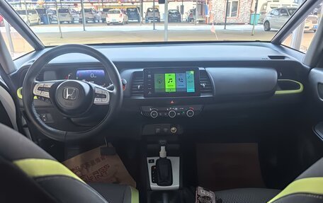 Honda Fit, 2021 год, 1 400 000 рублей, 8 фотография