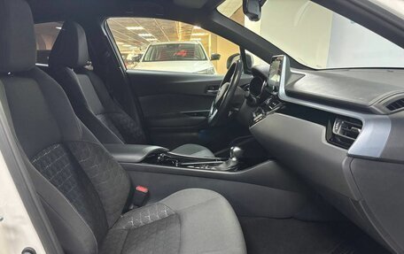 Toyota C-HR I рестайлинг, 2021 год, 2 530 000 рублей, 10 фотография