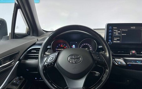 Toyota C-HR I рестайлинг, 2021 год, 2 530 000 рублей, 19 фотография