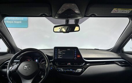 Toyota C-HR I рестайлинг, 2021 год, 2 530 000 рублей, 12 фотография