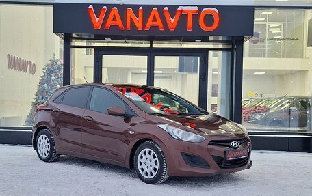 Hyundai i30 II рестайлинг, 2013 год, 880 000 рублей, 3 фотография