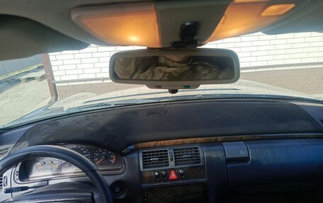 Mercedes-Benz E-Класс, 1996 год, 600 000 рублей, 2 фотография