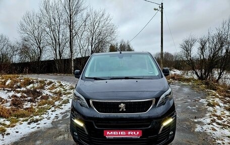 Peugeot Traveller I, 2018 год, 2 665 000 рублей, 8 фотография