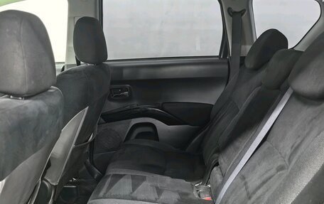 Mitsubishi Outlander III рестайлинг 3, 2007 год, 740 000 рублей, 17 фотография