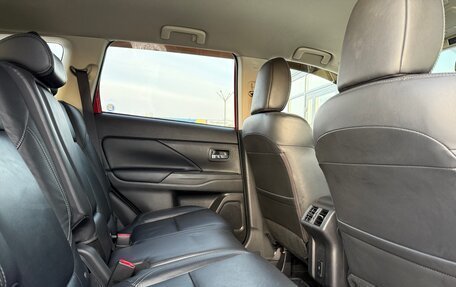 Mitsubishi Outlander III рестайлинг 3, 2019 год, 1 984 000 рублей, 12 фотография