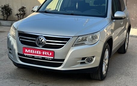 Volkswagen Tiguan I, 2010 год, 948 000 рублей, 2 фотография