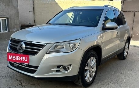 Volkswagen Tiguan I, 2010 год, 948 000 рублей, 3 фотография
