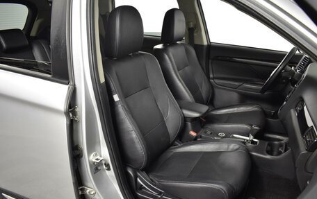 Mitsubishi Outlander III рестайлинг 3, 2016 год, 1 797 900 рублей, 8 фотография