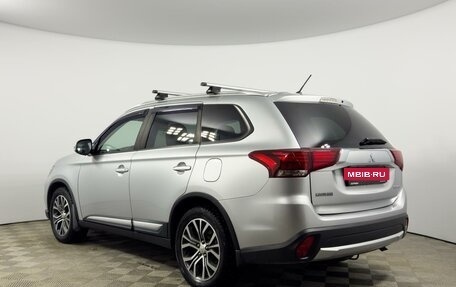 Mitsubishi Outlander III рестайлинг 3, 2016 год, 1 797 900 рублей, 2 фотография