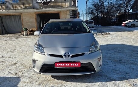 Toyota Prius, 2015 год, 1 590 000 рублей, 1 фотография