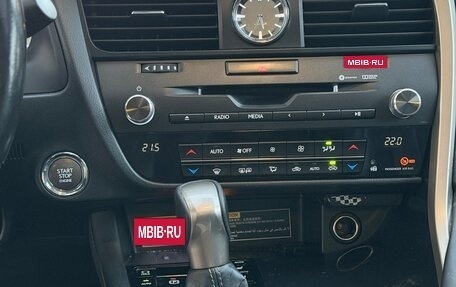 Lexus RX IV рестайлинг, 2017 год, 4 000 000 рублей, 7 фотография