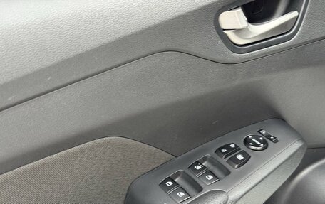 Hyundai Solaris II рестайлинг, 2018 год, 970 000 рублей, 12 фотография