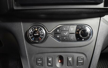 Renault Sandero II рестайлинг, 2017 год, 1 037 100 рублей, 20 фотография