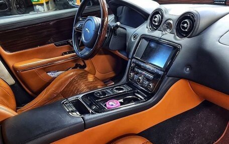 Jaguar XJ IV (X351), 2016 год, 2 400 000 рублей, 8 фотография