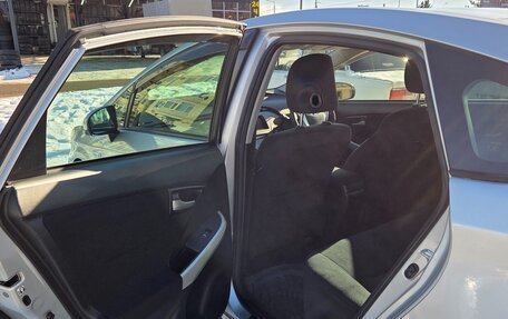 Toyota Prius, 2015 год, 1 590 000 рублей, 15 фотография