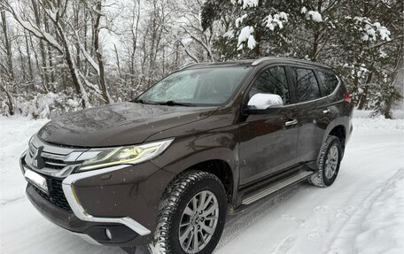 Mitsubishi Pajero Sport III рестайлинг, 2017 год, 3 299 000 рублей, 2 фотография