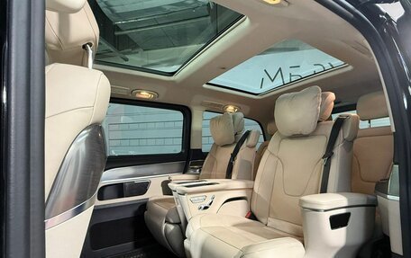 Mercedes-Benz V-Класс, 2022 год, 8 800 000 рублей, 2 фотография