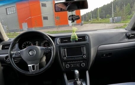 Volkswagen Jetta VI, 2011 год, 890 000 рублей, 7 фотография