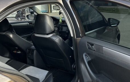 Volkswagen Jetta VI, 2011 год, 890 000 рублей, 5 фотография