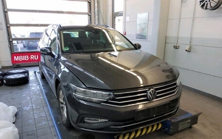 Volkswagen Passat B8 рестайлинг, 2022 год, 2 272 000 рублей, 3 фотография