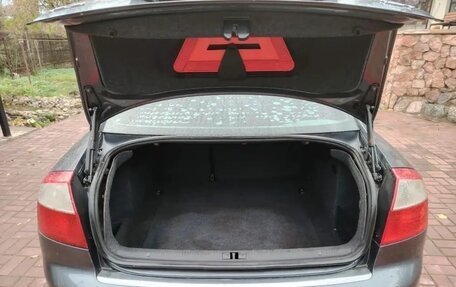 Audi A4, 2002 год, 558 000 рублей, 25 фотография