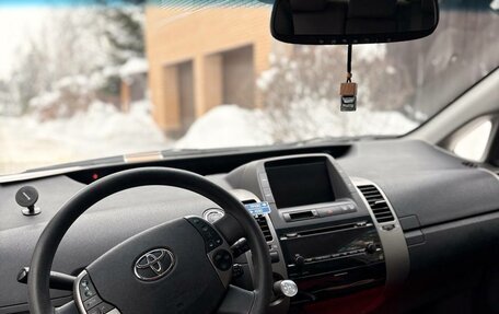 Toyota Prius, 2009 год, 650 000 рублей, 6 фотография