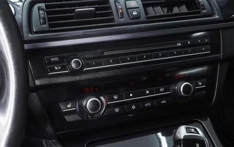 BMW 5 серия, 2011 год, 8 фотография