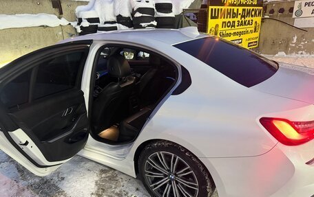 BMW 3 серия, 2019 год, 2 950 000 рублей, 21 фотография