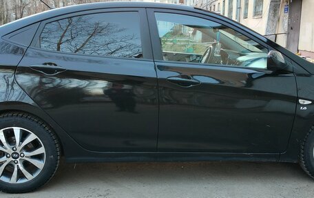 Hyundai Solaris II рестайлинг, 2014 год, 730 000 рублей, 3 фотография