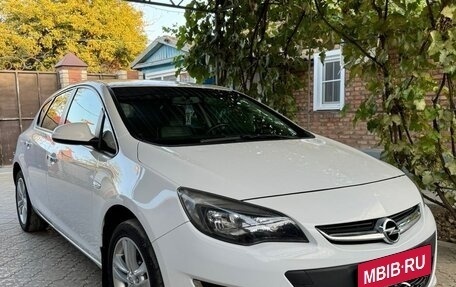 Opel Astra J, 2012 год, 900 000 рублей, 3 фотография