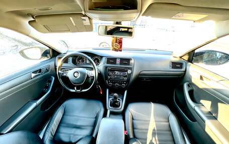 Volkswagen Jetta VI, 2012 год, 950 000 рублей, 2 фотография