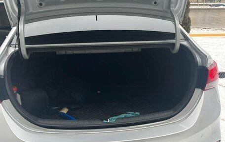 Hyundai Solaris II рестайлинг, 2017 год, 1 370 000 рублей, 3 фотография