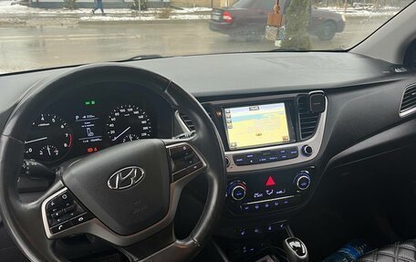 Hyundai Solaris II рестайлинг, 2017 год, 1 370 000 рублей, 4 фотография