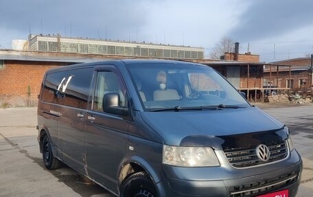 Volkswagen Caravelle T5, 2006 год, 850 000 рублей, 1 фотография