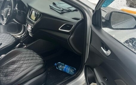 Hyundai Solaris II рестайлинг, 2017 год, 1 370 000 рублей, 5 фотография