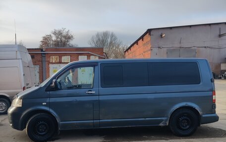 Volkswagen Caravelle T5, 2006 год, 850 000 рублей, 3 фотография