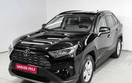 Toyota RAV4, 2019 год, 3 290 000 рублей, 1 фотография