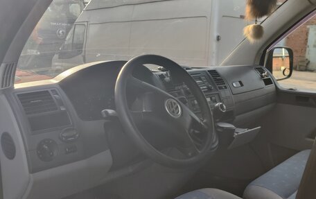 Volkswagen Caravelle T5, 2006 год, 850 000 рублей, 6 фотография