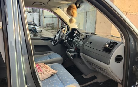 Volkswagen Caravelle T5, 2006 год, 850 000 рублей, 8 фотография