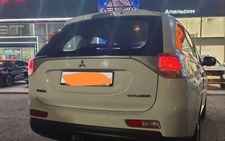 Mitsubishi Outlander III рестайлинг 3, 2013 год, 1 150 000 рублей, 4 фотография