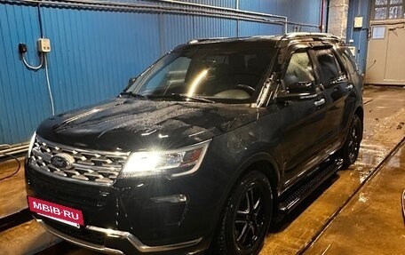 Ford Explorer VI, 2018 год, 2 900 000 рублей, 2 фотография
