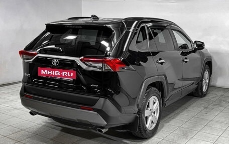Toyota RAV4, 2019 год, 3 290 000 рублей, 5 фотография