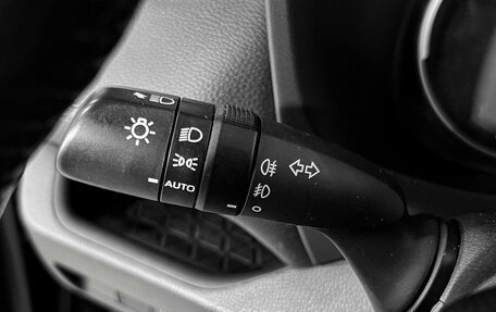 Toyota RAV4, 2019 год, 3 290 000 рублей, 21 фотография