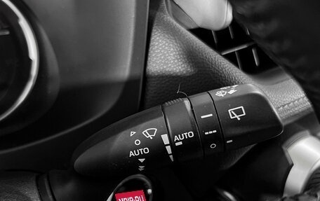 Toyota RAV4, 2019 год, 3 290 000 рублей, 22 фотография