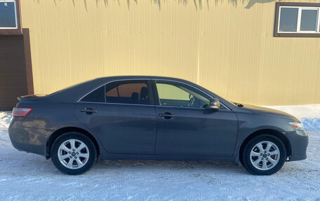 Toyota Camry, 2010 год, 1 050 000 рублей, 2 фотография